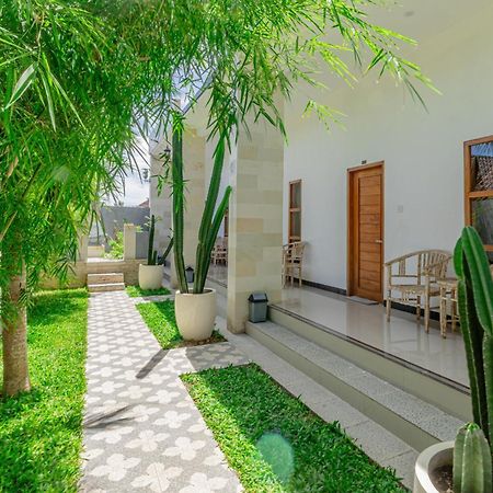 Seven Angels Villa And Hostel Toyapakeh Exterior photo