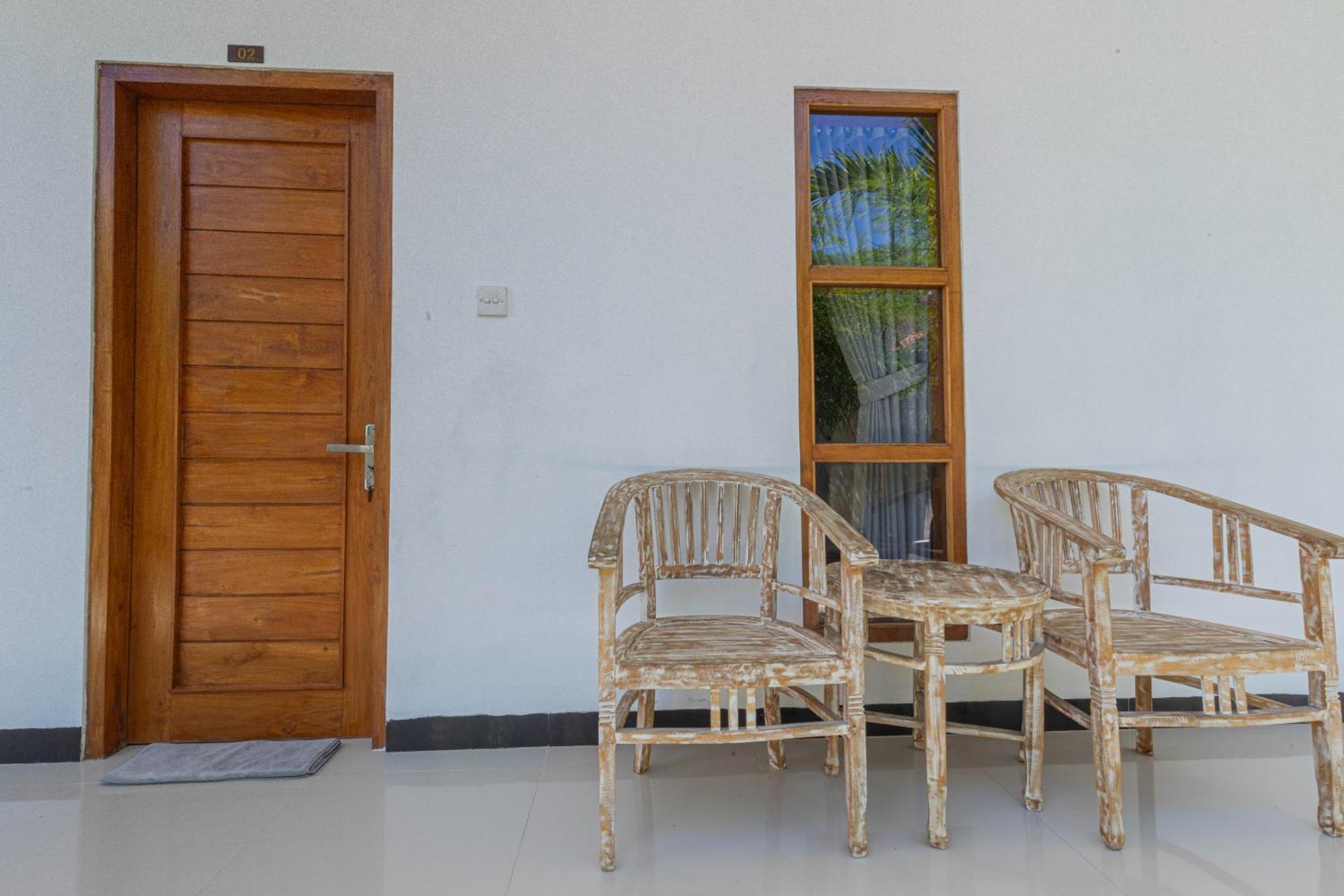 Seven Angels Villa And Hostel Toyapakeh Exterior photo