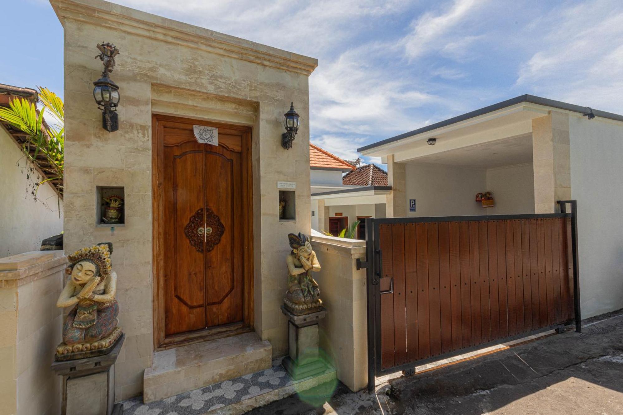 Seven Angels Villa And Hostel Toyapakeh Exterior photo