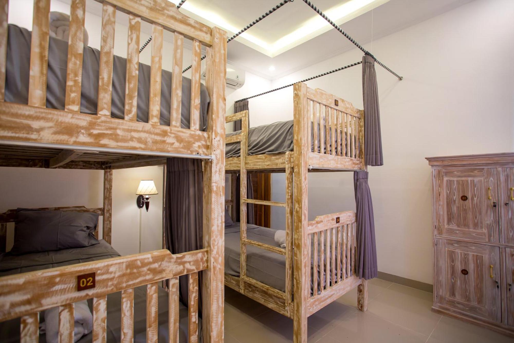 Seven Angels Villa And Hostel Toyapakeh Exterior photo